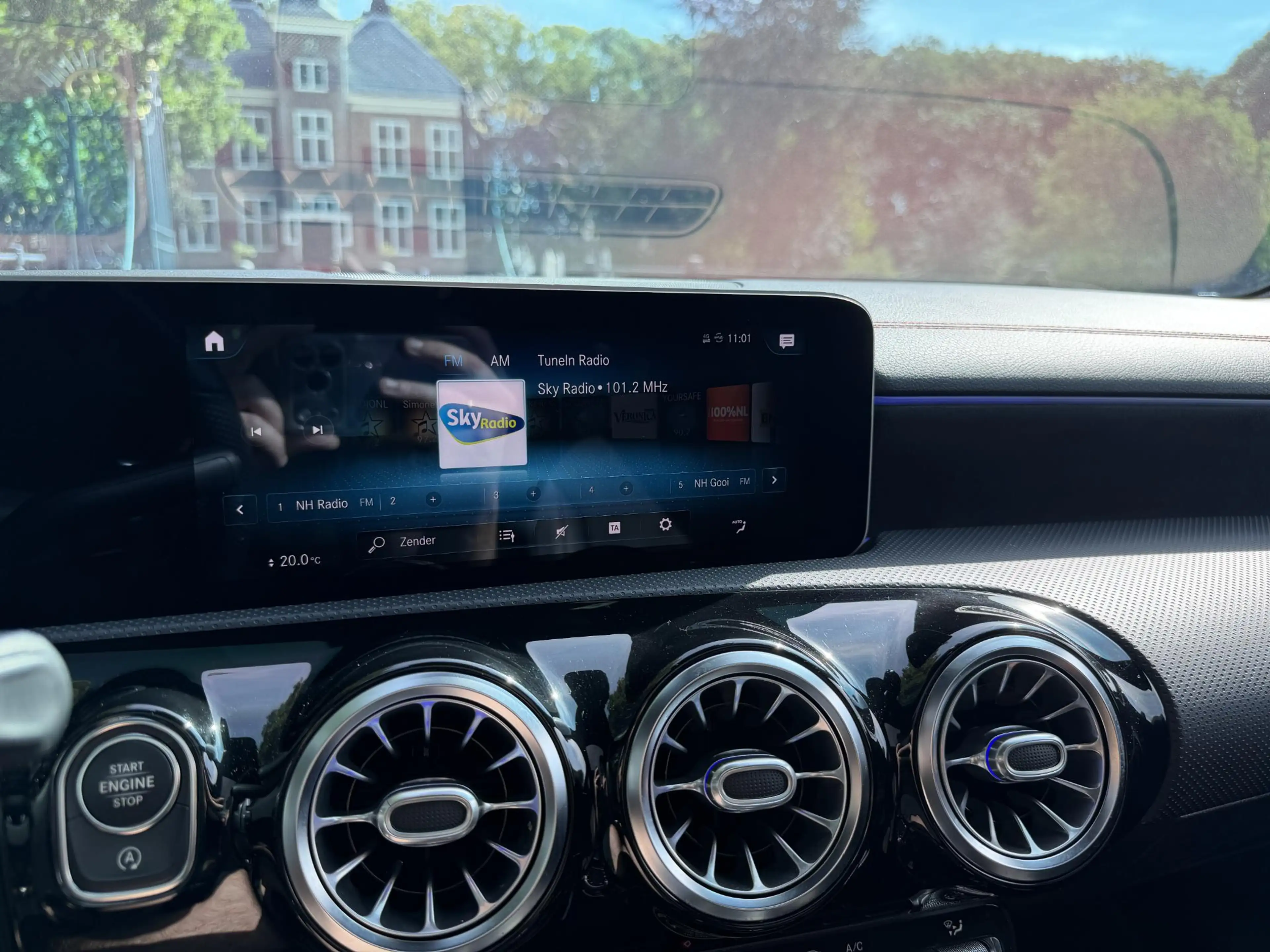 Mercedes-Benz CLA 35 AMG Shooting Brake 4MATIC Premium Plus | Pano | HUD | — photo 16
