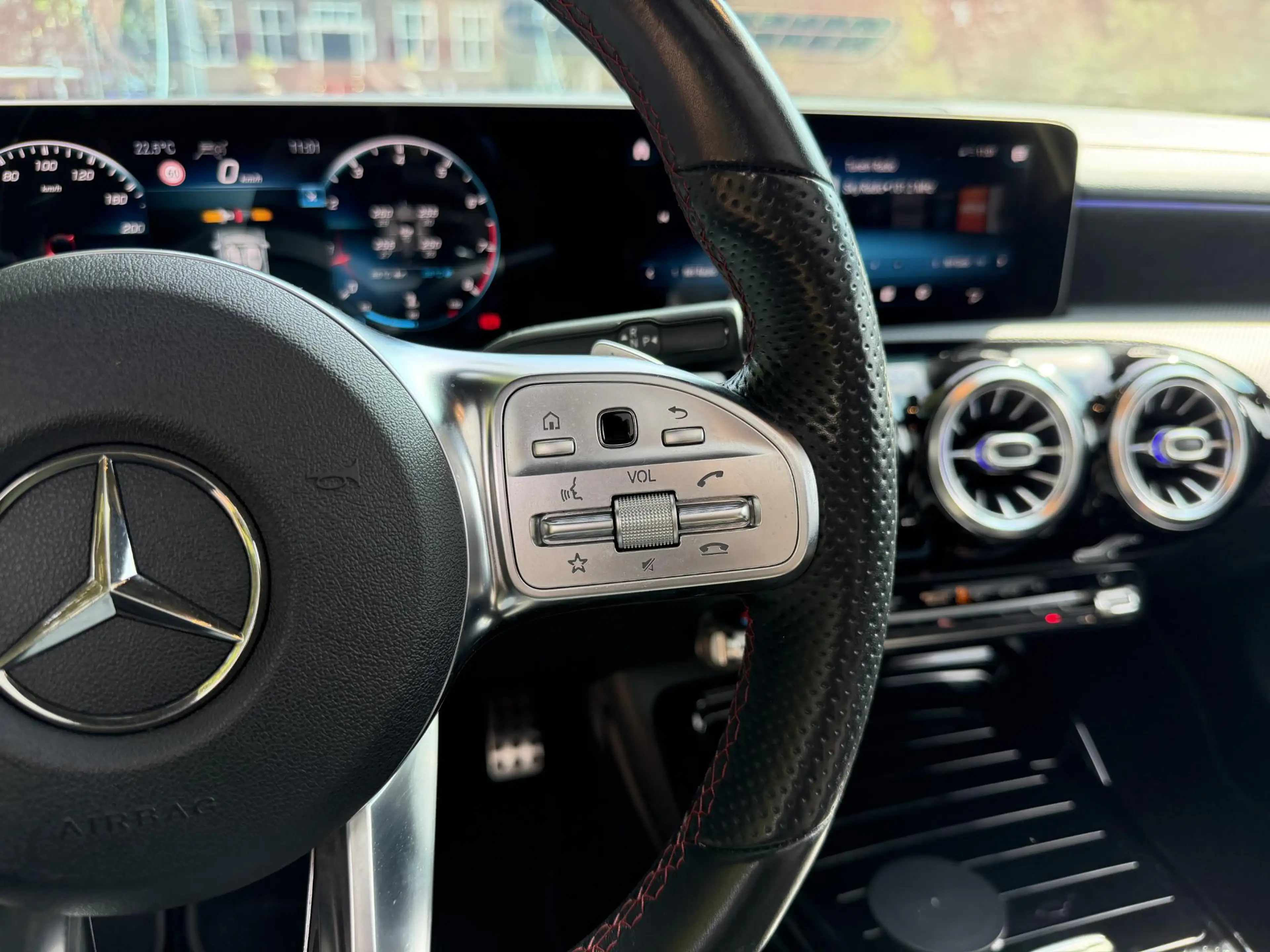 Mercedes-Benz CLA 35 AMG Shooting Brake 4MATIC Premium Plus | Pano | HUD | — photo 12