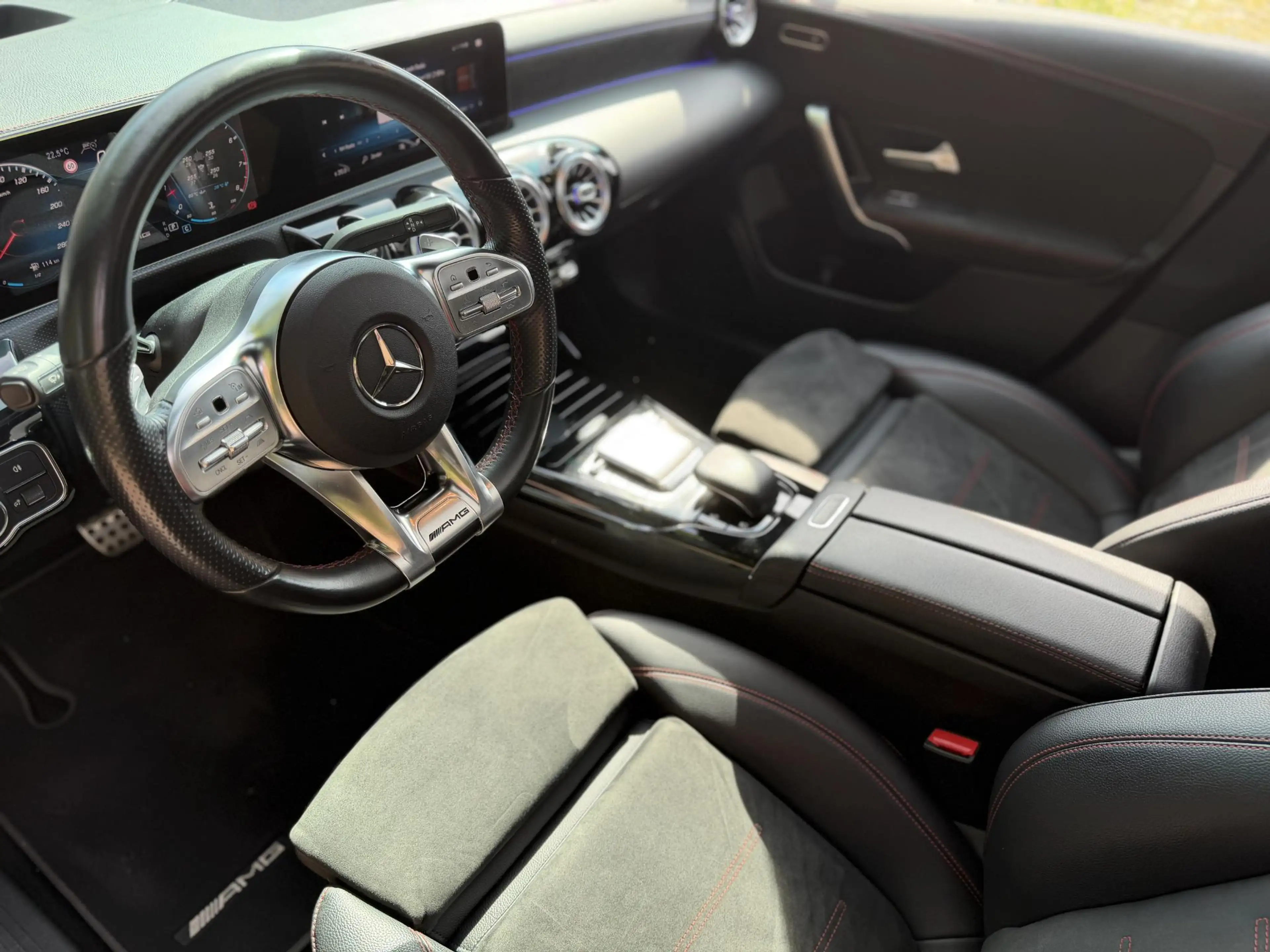 Mercedes-Benz CLA 35 AMG Shooting Brake 4MATIC Premium Plus | Pano | HUD | — photo 8