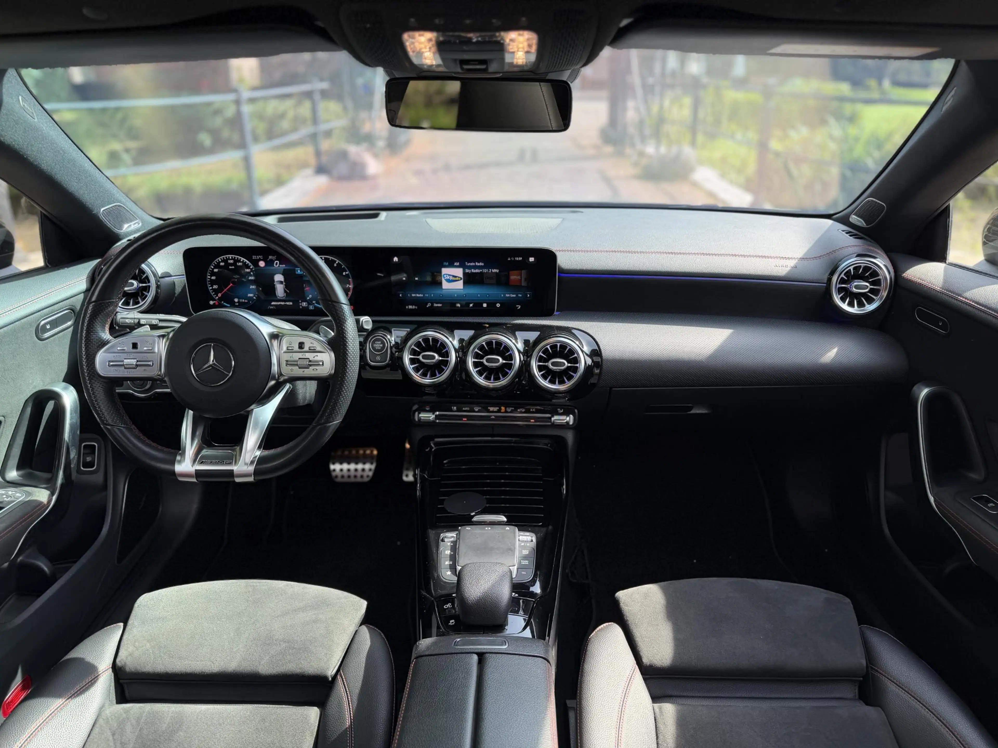 Mercedes-Benz CLA 35 AMG Shooting Brake 4MATIC Premium Plus | Pano | HUD | — photo 5