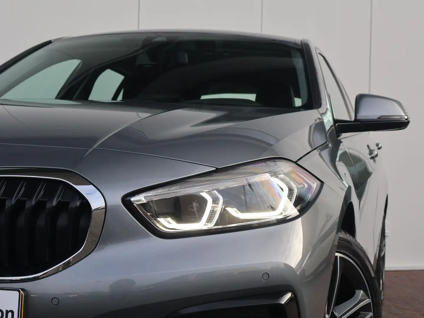 BMW 118 1-serie 118i Introduction Edition Sportline/ Cruis Gris - 2