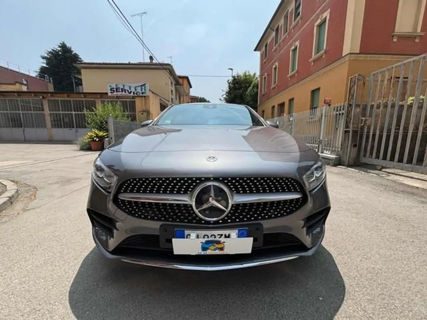 Mercedes-Benz A 200 Automatic Premium AMG "ProMMo" Grau - 2