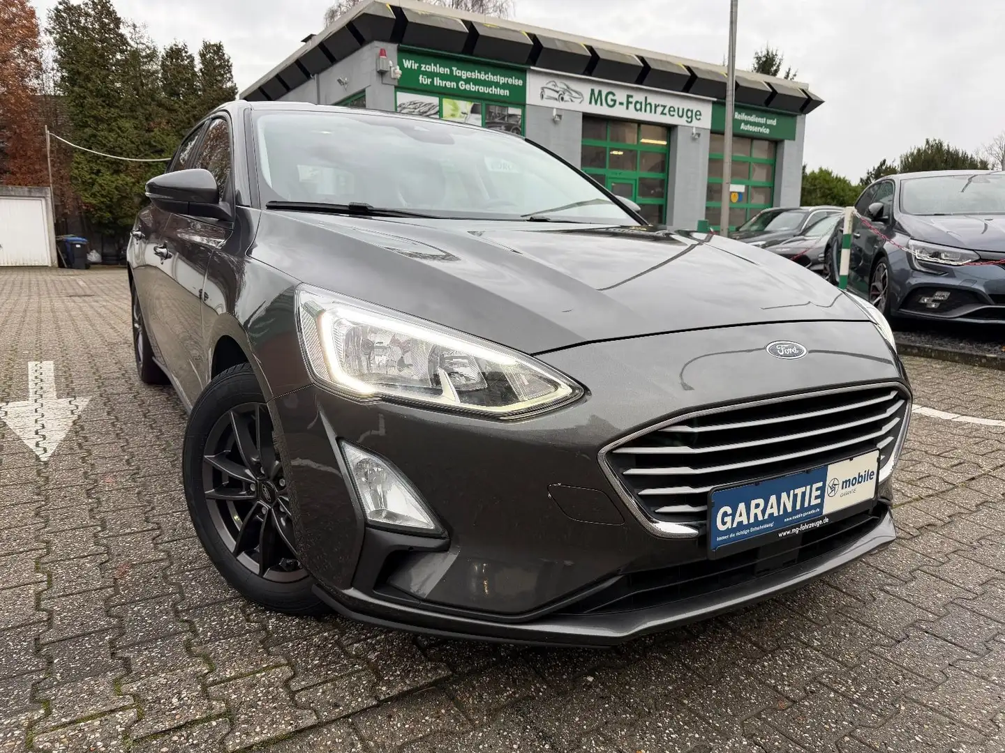 Ford Focus Lim. Trend SPUR ASSIST SITZH. LENKRHEIZ. Grau - 1