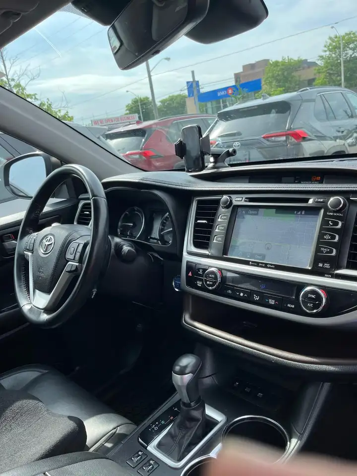 Toyota Highlander снимка Toyota Highlander