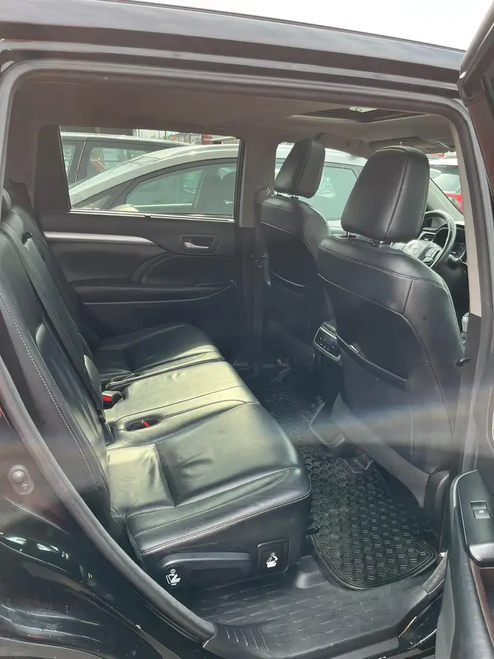 Toyota Highlander снимка Toyota Highlander