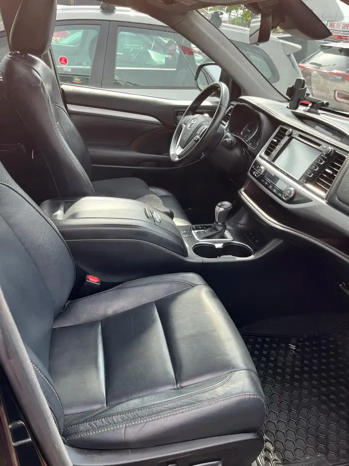 Toyota Highlander снимка Toyota Highlander