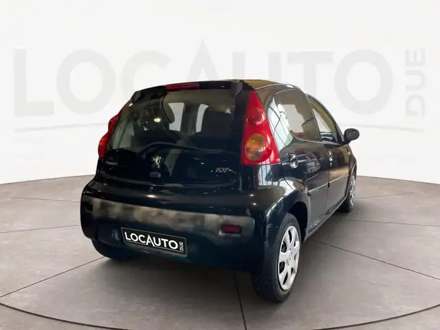 Peugeot 107 view 3
