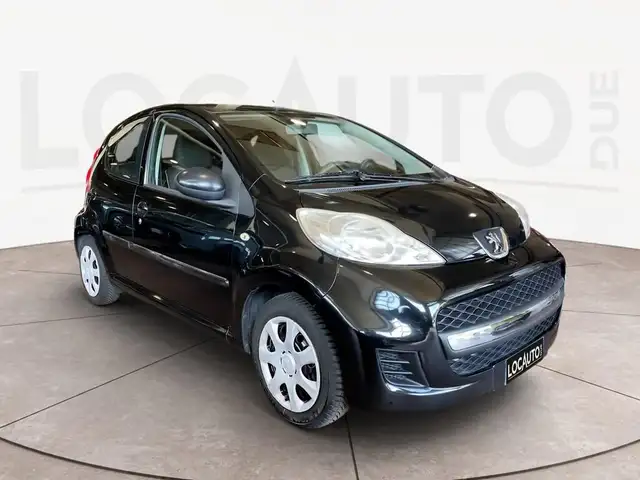 Peugeot 107 view 2