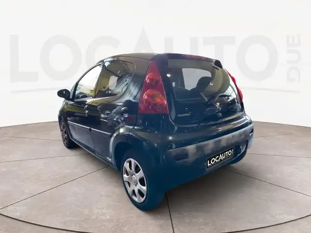 Peugeot 107 view 4