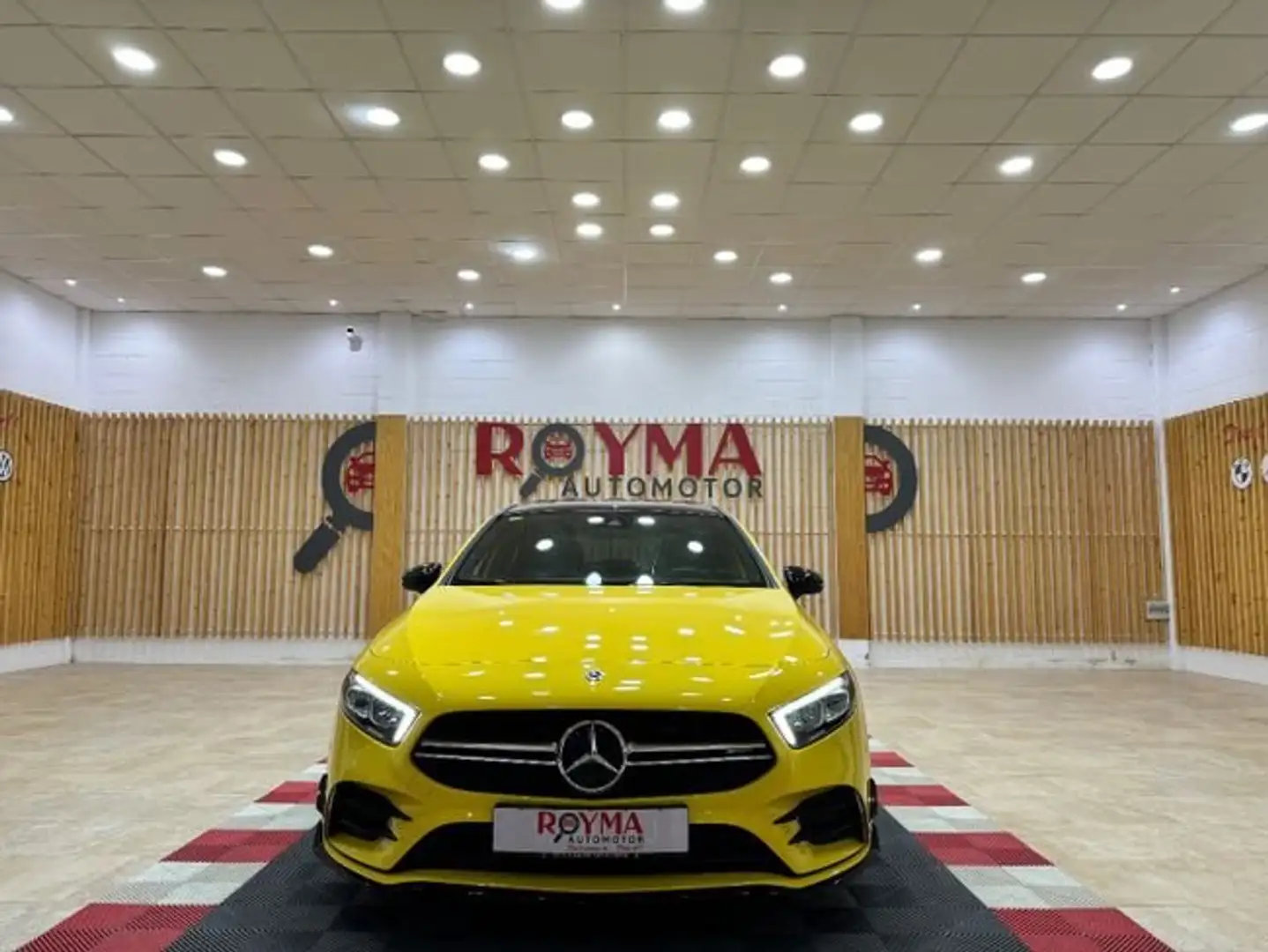 Mercedes-Benz A 35 AMG MercedesAMG 4MATIC Jaune - 2