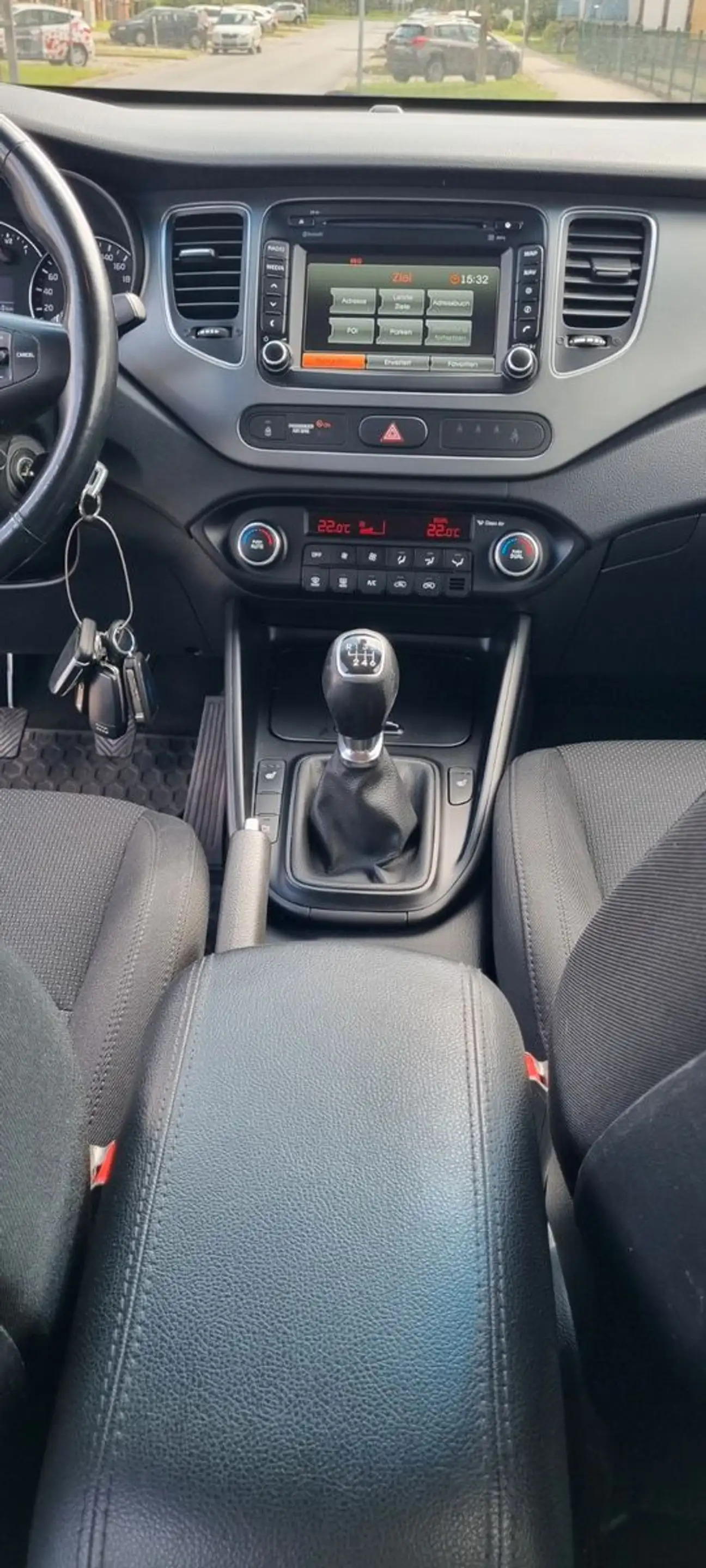 Kia Carens Vision — photo 13