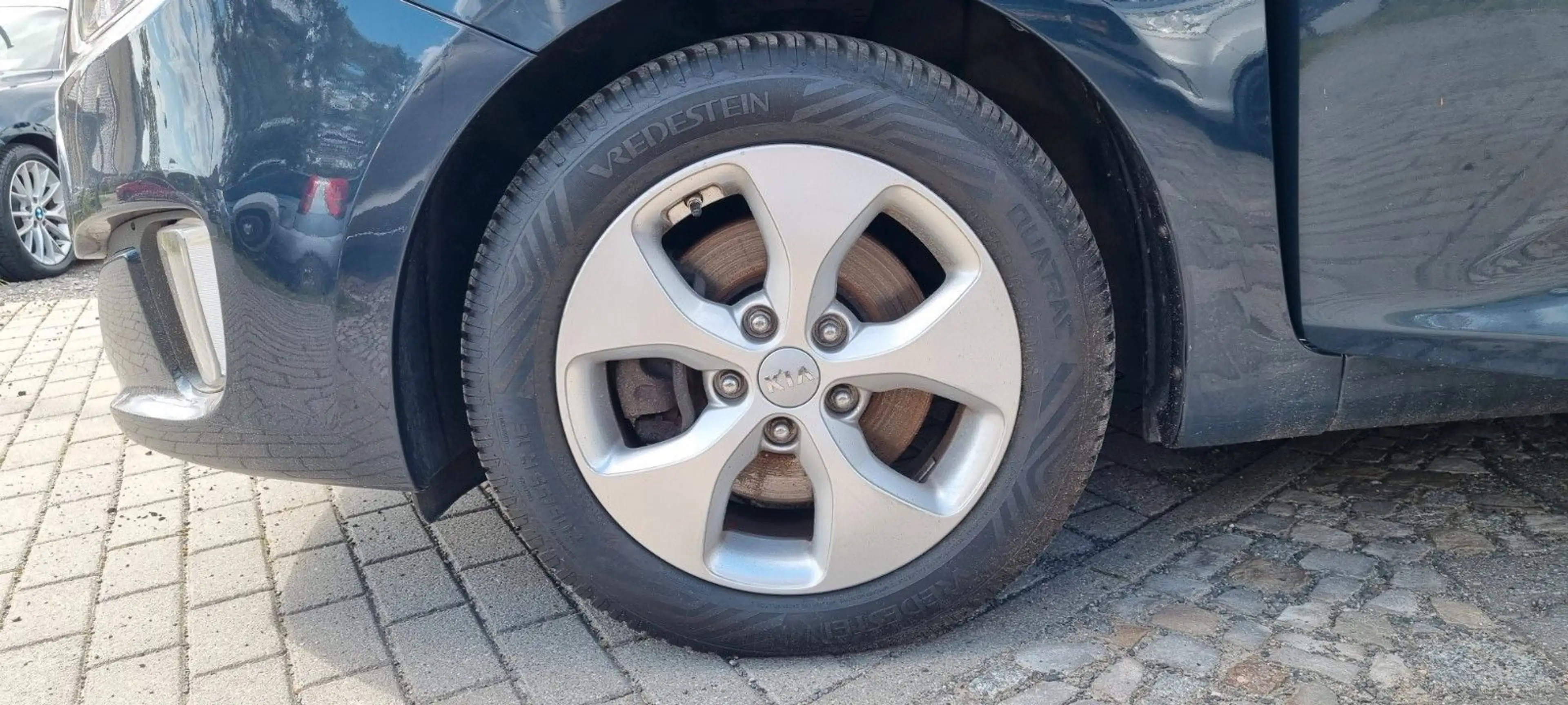 Kia Carens Vision — photo 14