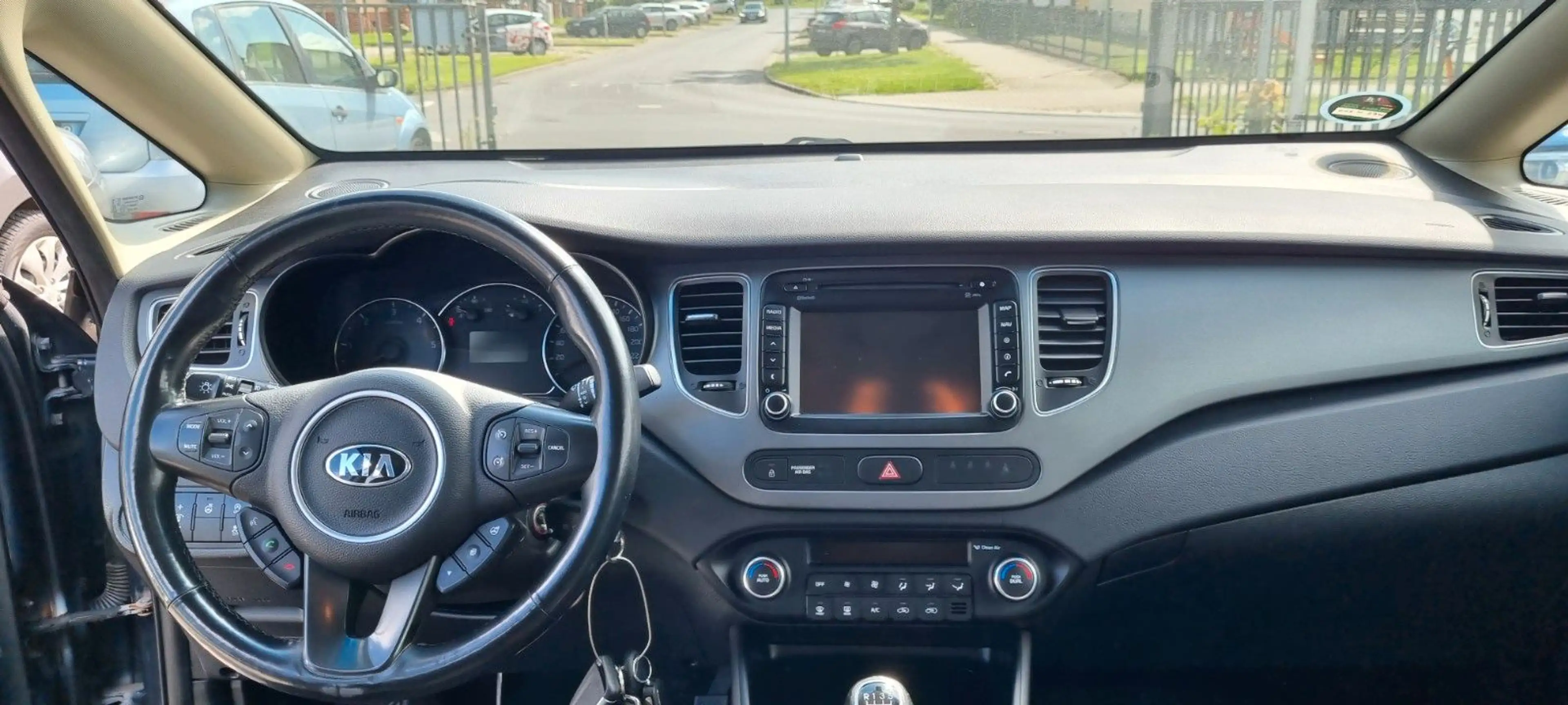 Kia Carens Vision — photo 9