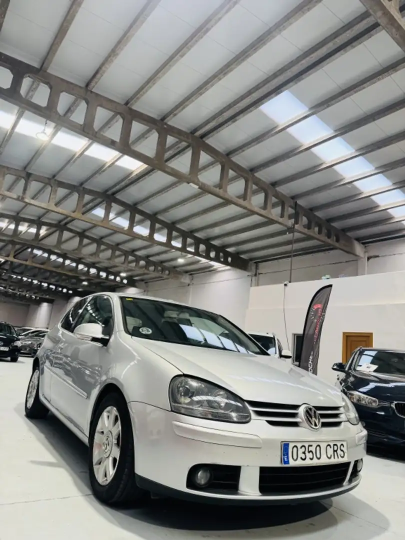 Volkswagen Golf 2.0TDI Highline Grau - 1