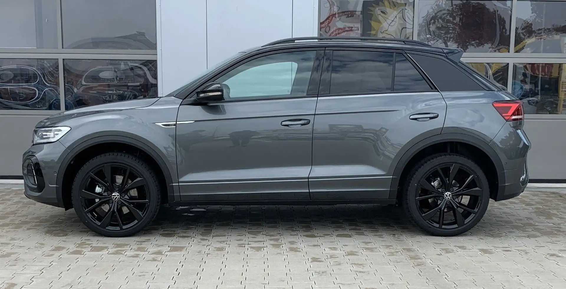 Volkswagen T-Roc 1.5 TSI DSG*R-Line*AHK*ACC*RFK*Black Style Grau - 2
