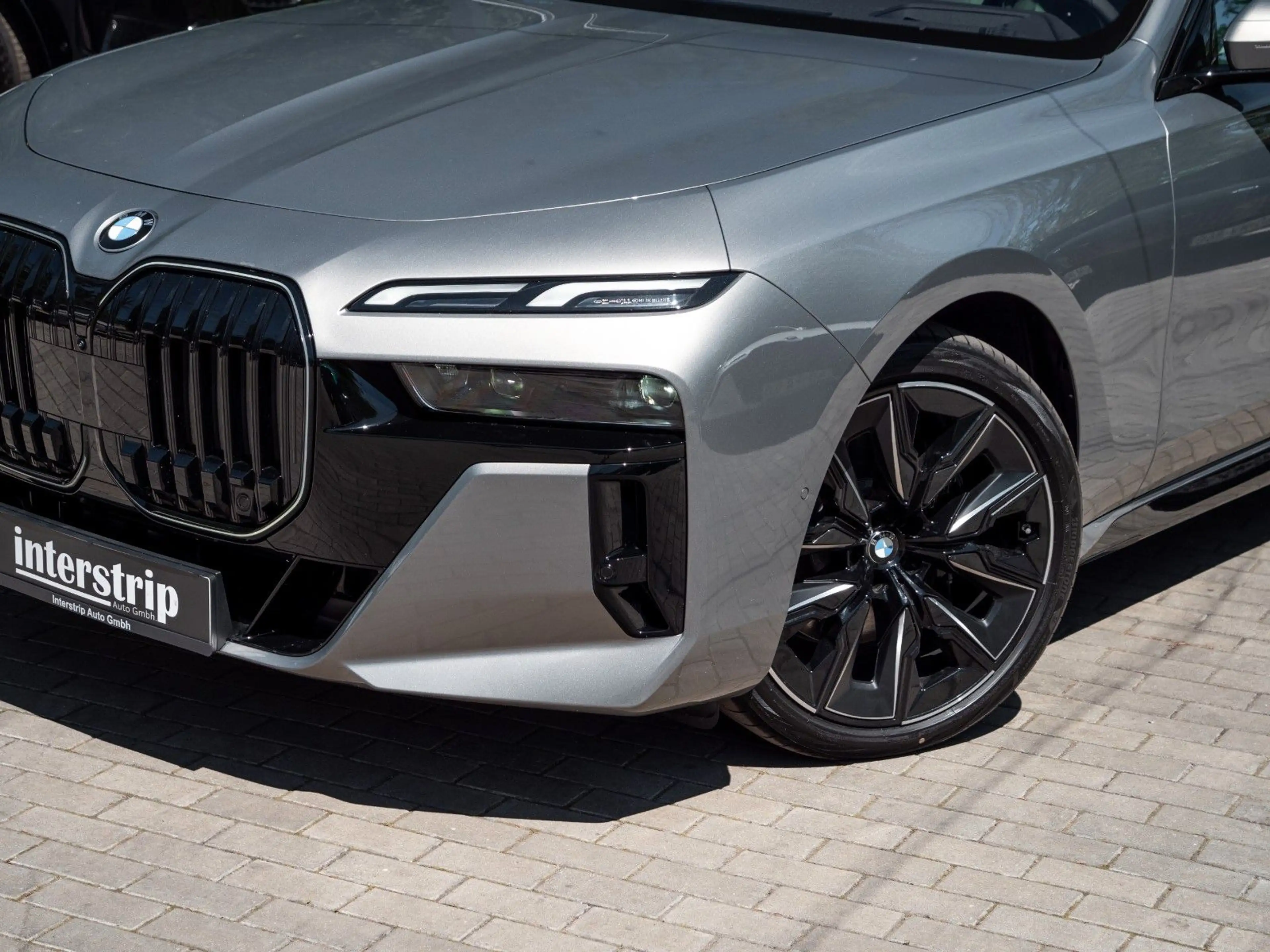 BMW 740 d M SPORT.TOPZUSTAND.INDIVID.MASSAGE.SKY — photo 8