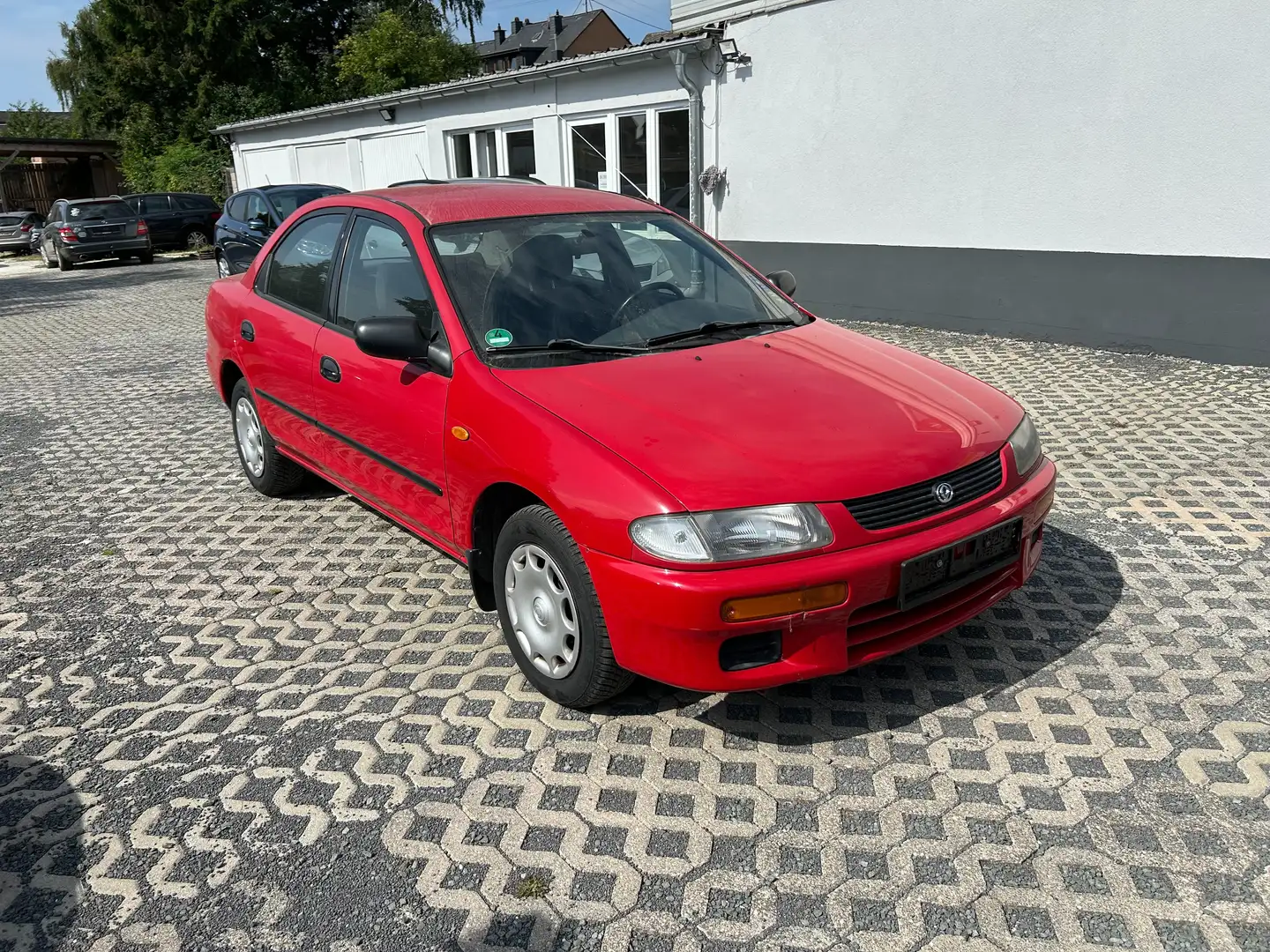 Mazda 323 1.4 P Automatik, Benzin, Klima Rot - 1