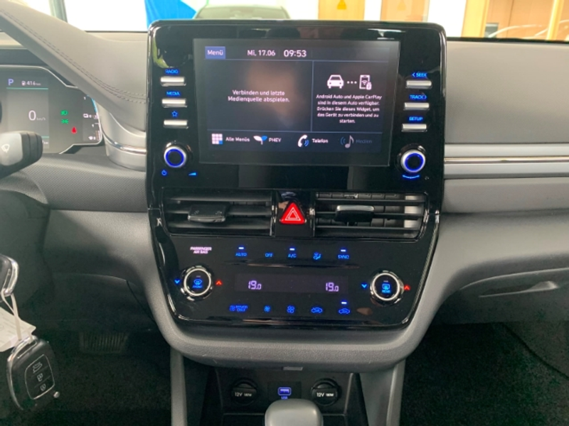 Hyundai IONIQ Facelift PLUG IN Hybrid Trend-Paket — photo 12