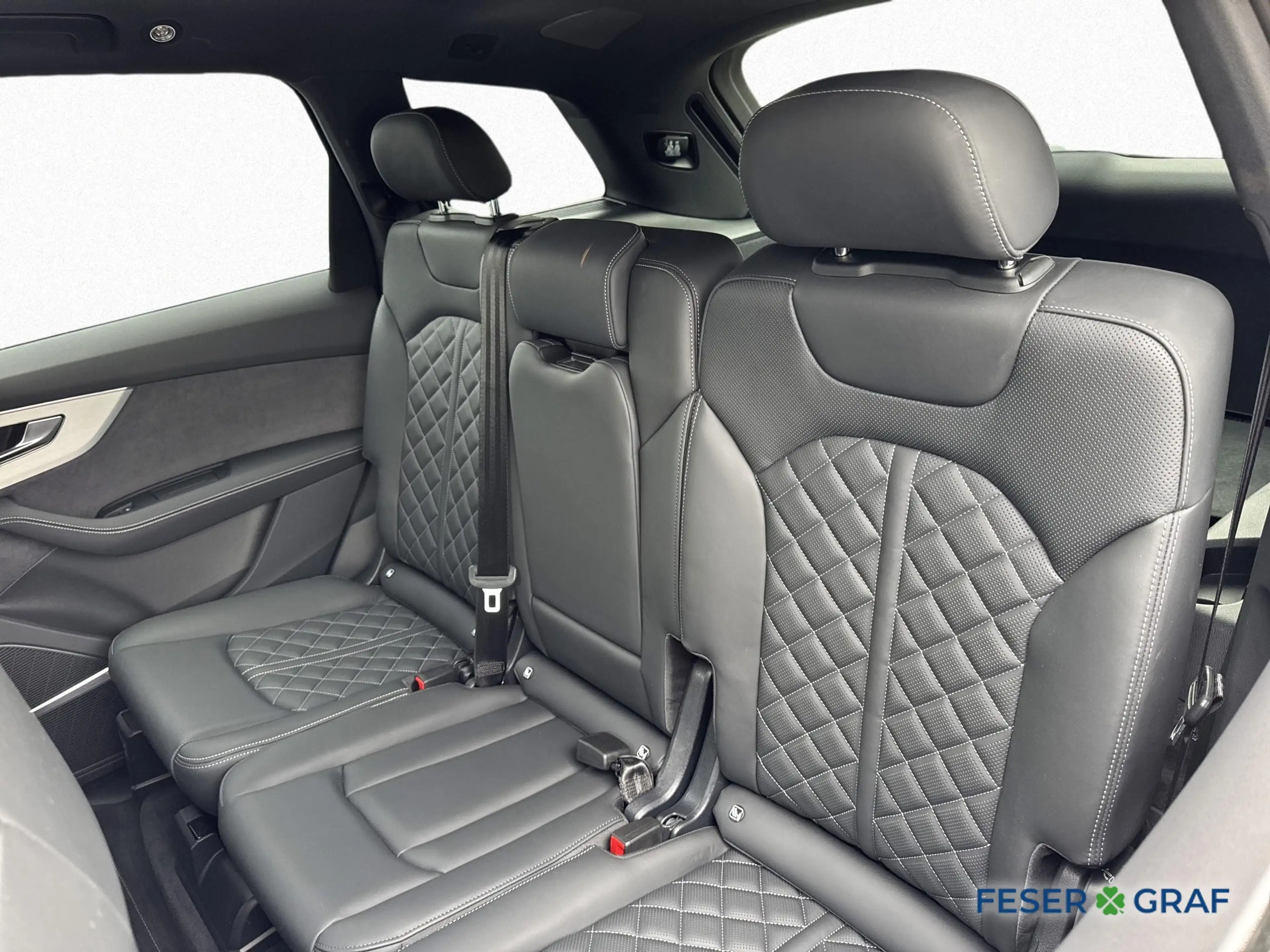 Audi Q7 S line 7-Sitze-PANO-AHK-HEAD-UP-Std.Heiz.-B&O — photo 12