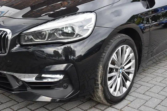 BMW 2 Series view 13