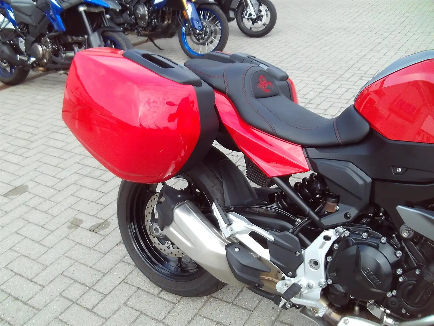 BMW F 900 XR Tiefer, Navi,Koffer... Rood - 2