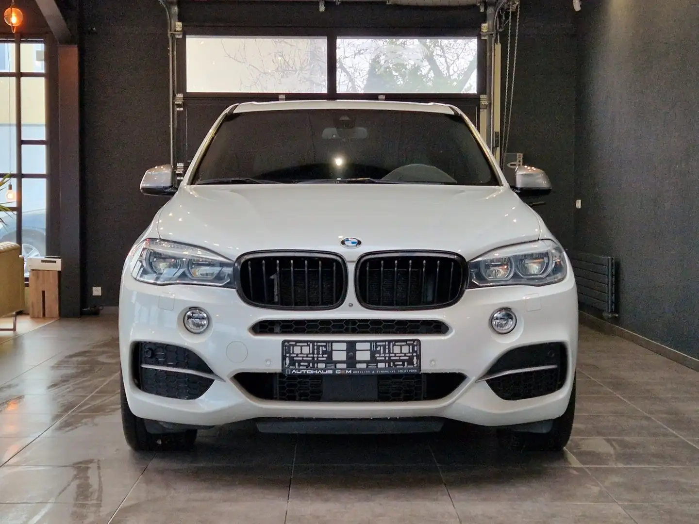 BMW X5 M d Pano*Standhzg*h&k*360° Kamera Weiß - 2
