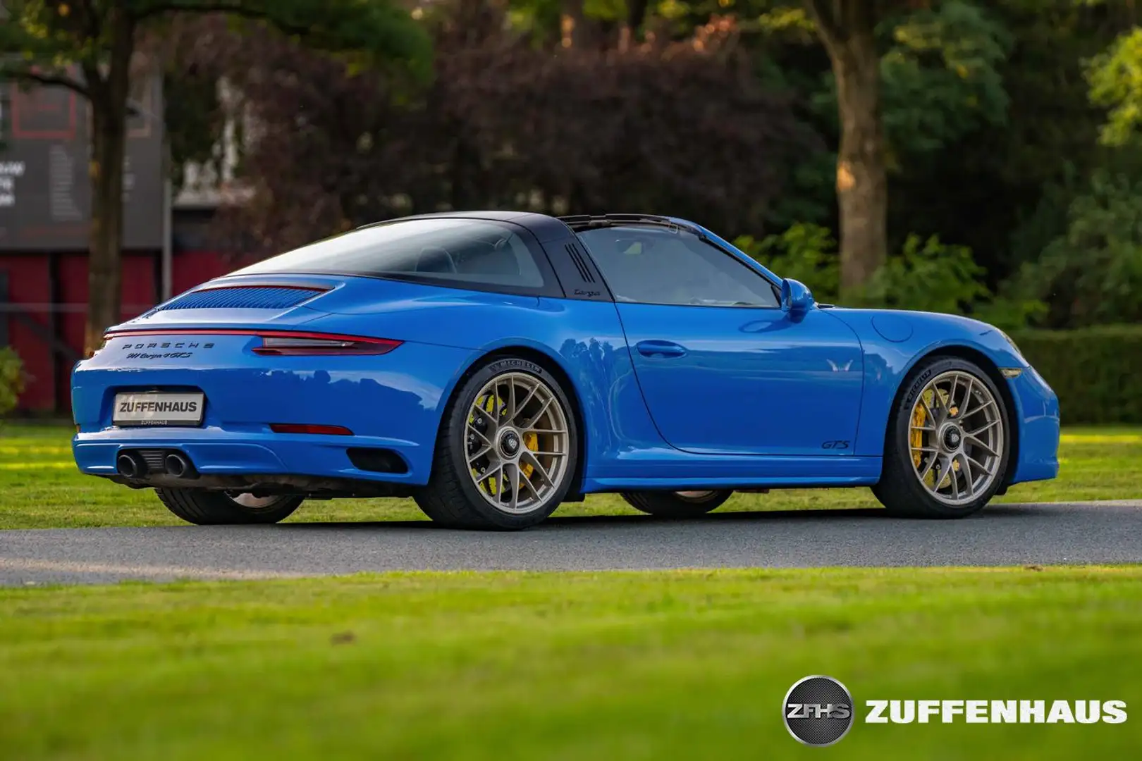 Porsche 991 3.0 Targa 4 GTS PTS PCCB Porsche Exclusive Blauw - 2