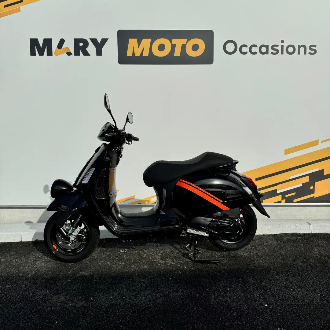 Vespa GTV 300 Black - 1