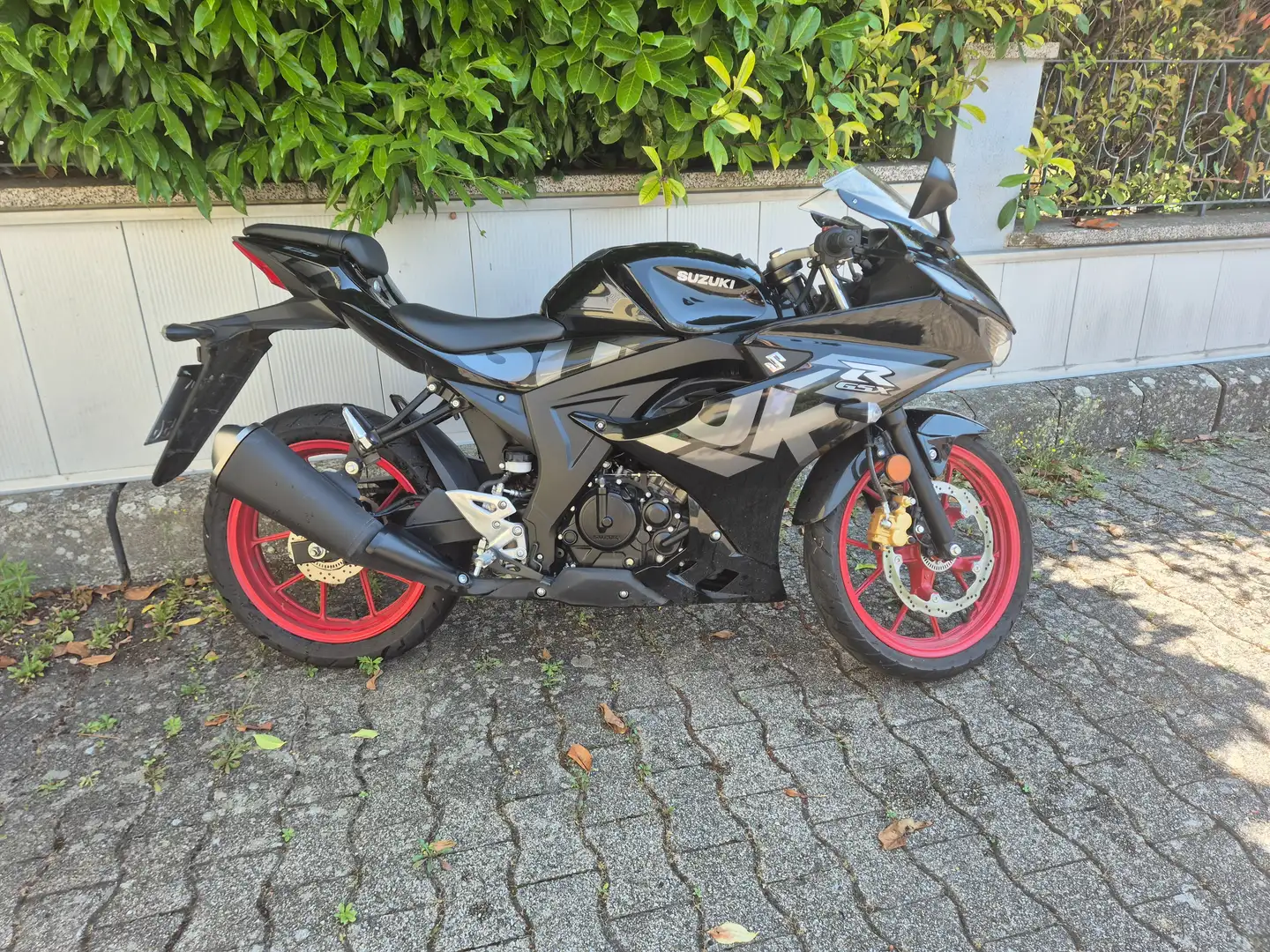 Suzuki GSX-R 125 Black - 1