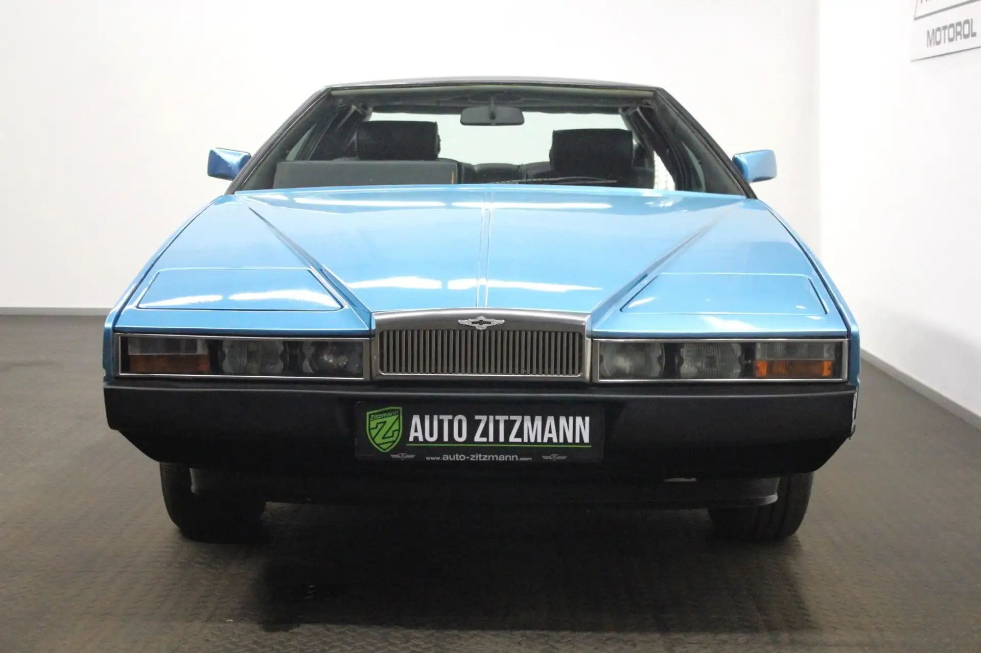 애스턴마틴 Lagonda 1982 파랑 사진 6