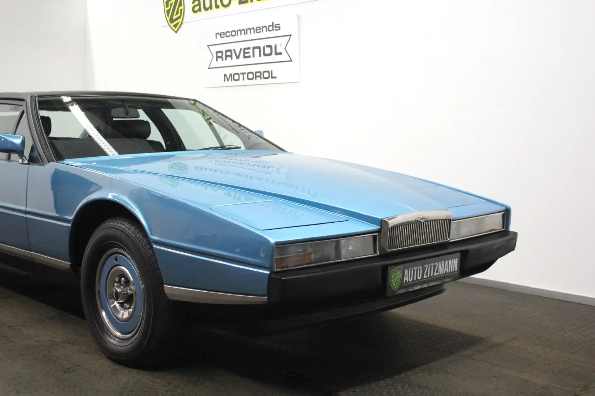 애스턴마틴 Lagonda 1982 파랑 사진 8