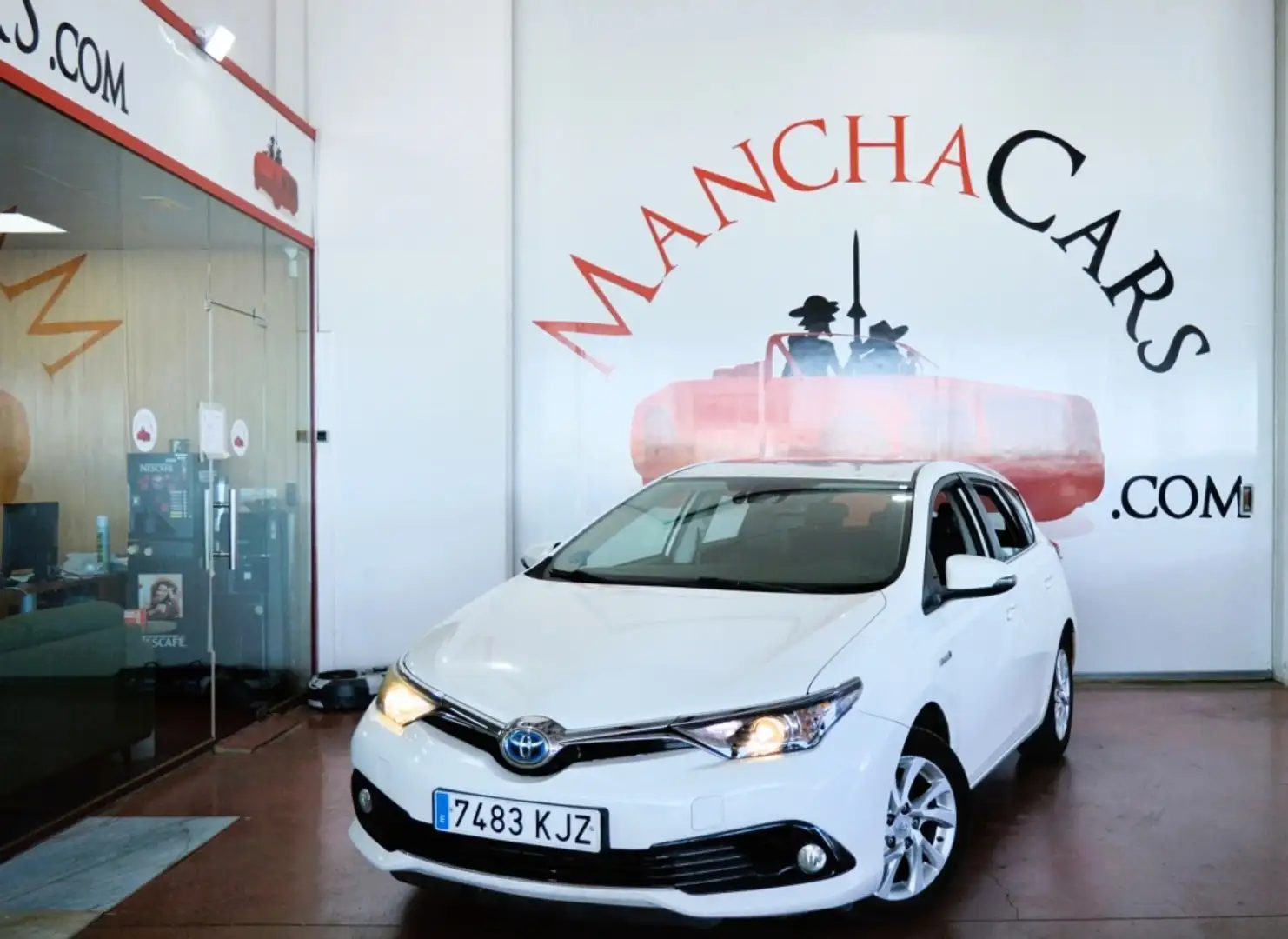 Toyota Auris hybrid 140H Active Blanco - 2