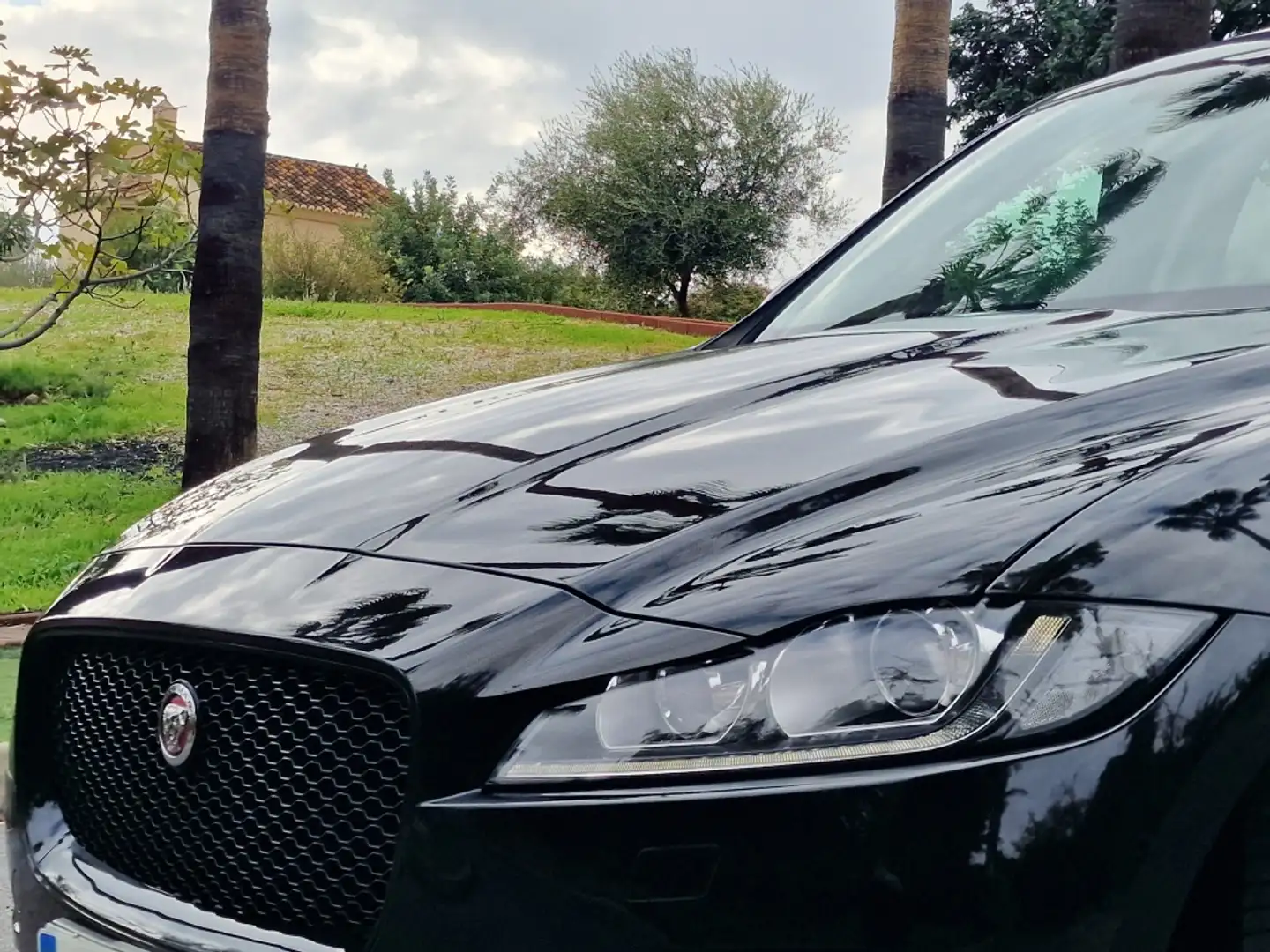 Jaguar F-Pace 2.0i4D Prestige Aut.RWD 180 Noir - 2