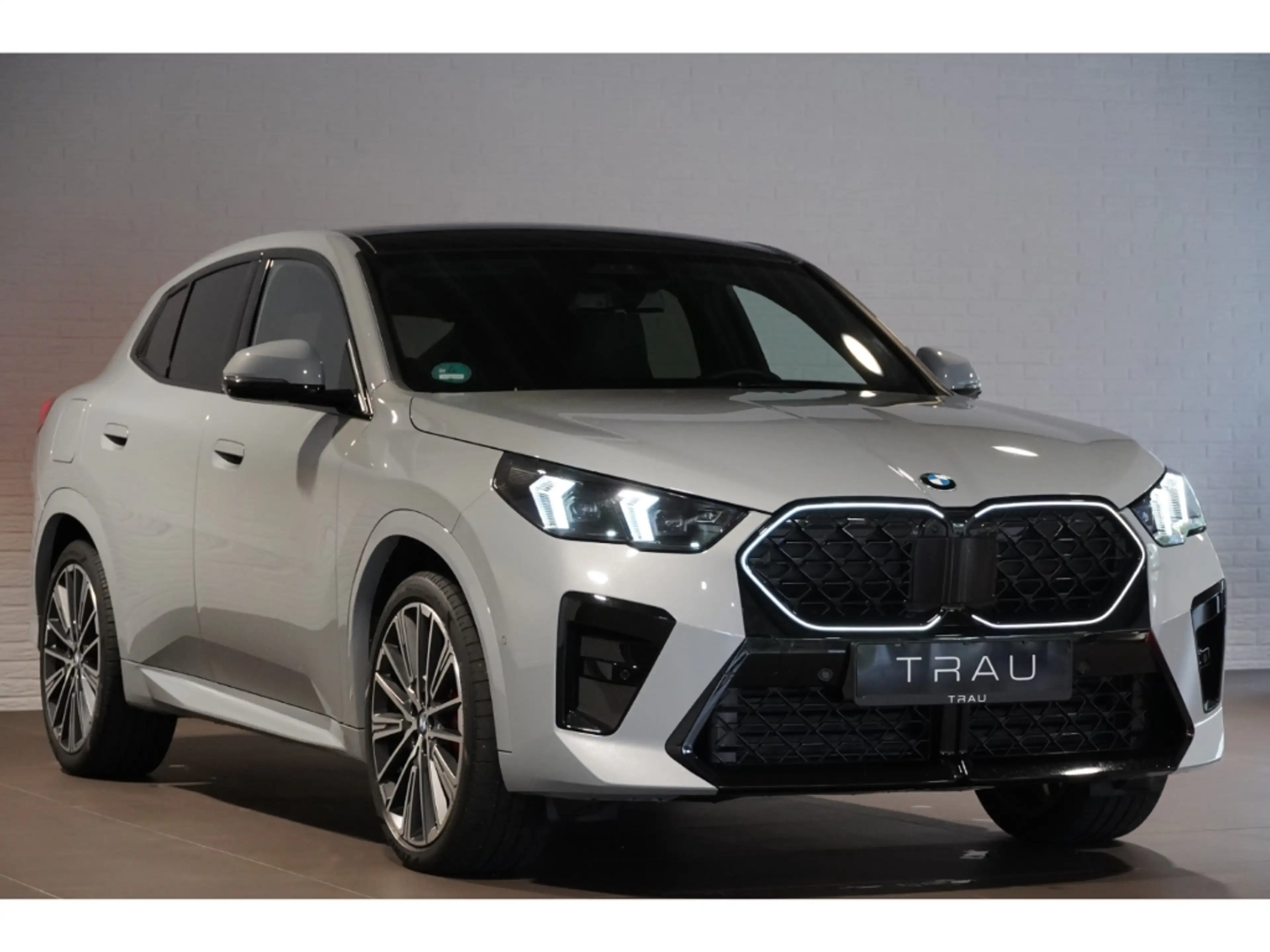 BMW X2 20d xDrive M SportPro Inno Pano AHK HUD Keyless