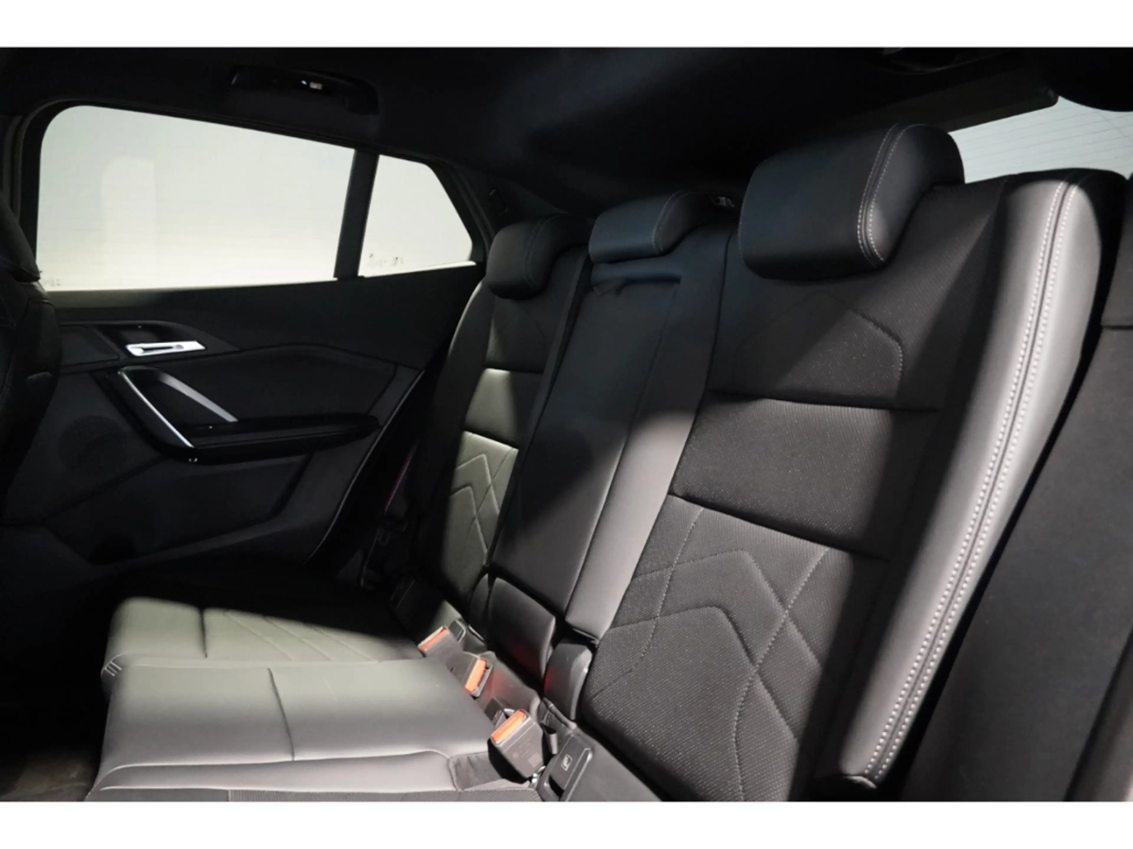 BMW X2 20d xDrive M SportPro Inno Pano AHK HUD Keyless — photo 11