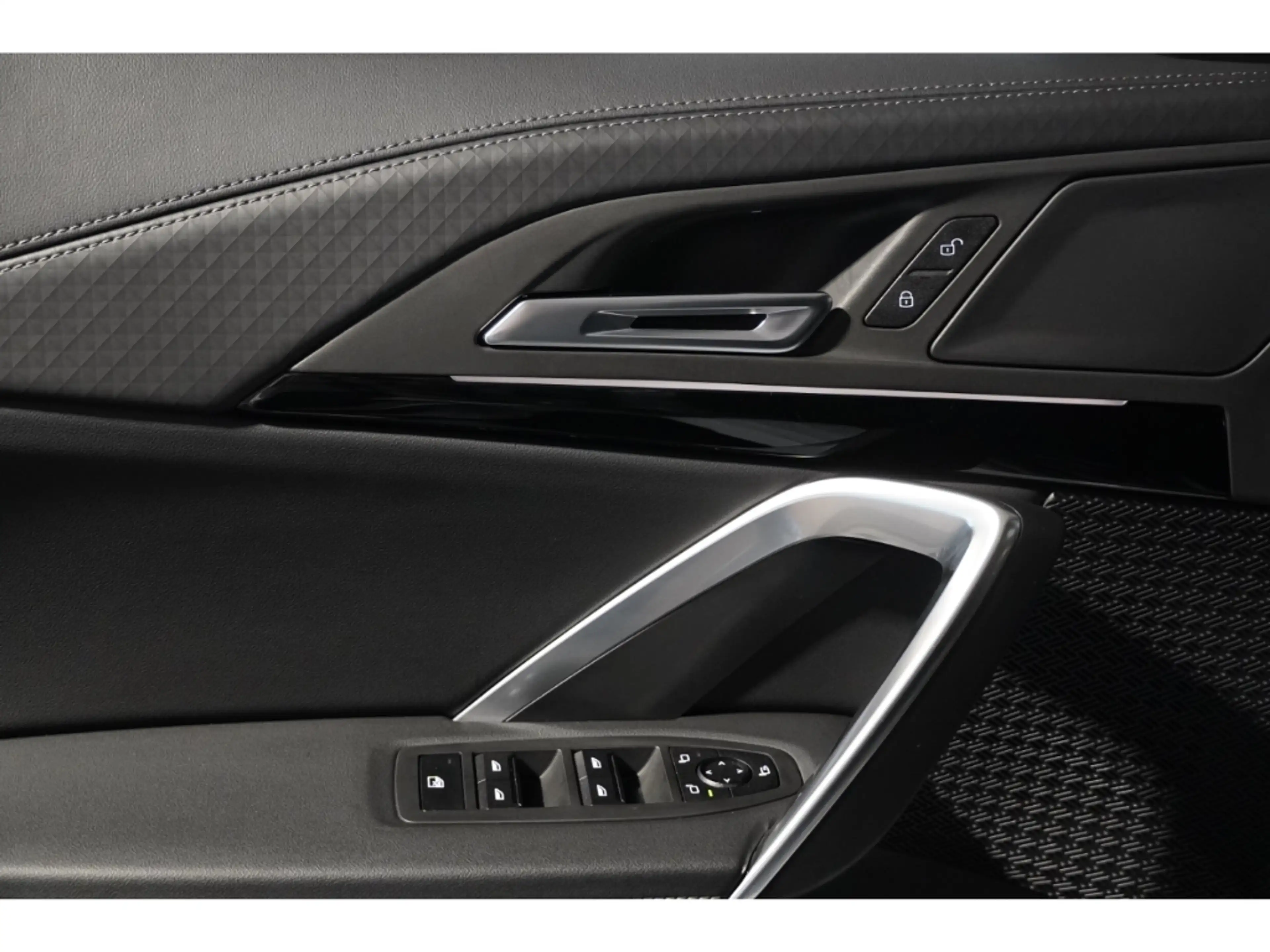 BMW X2 20d xDrive M SportPro Inno Pano AHK HUD Keyless — photo 8