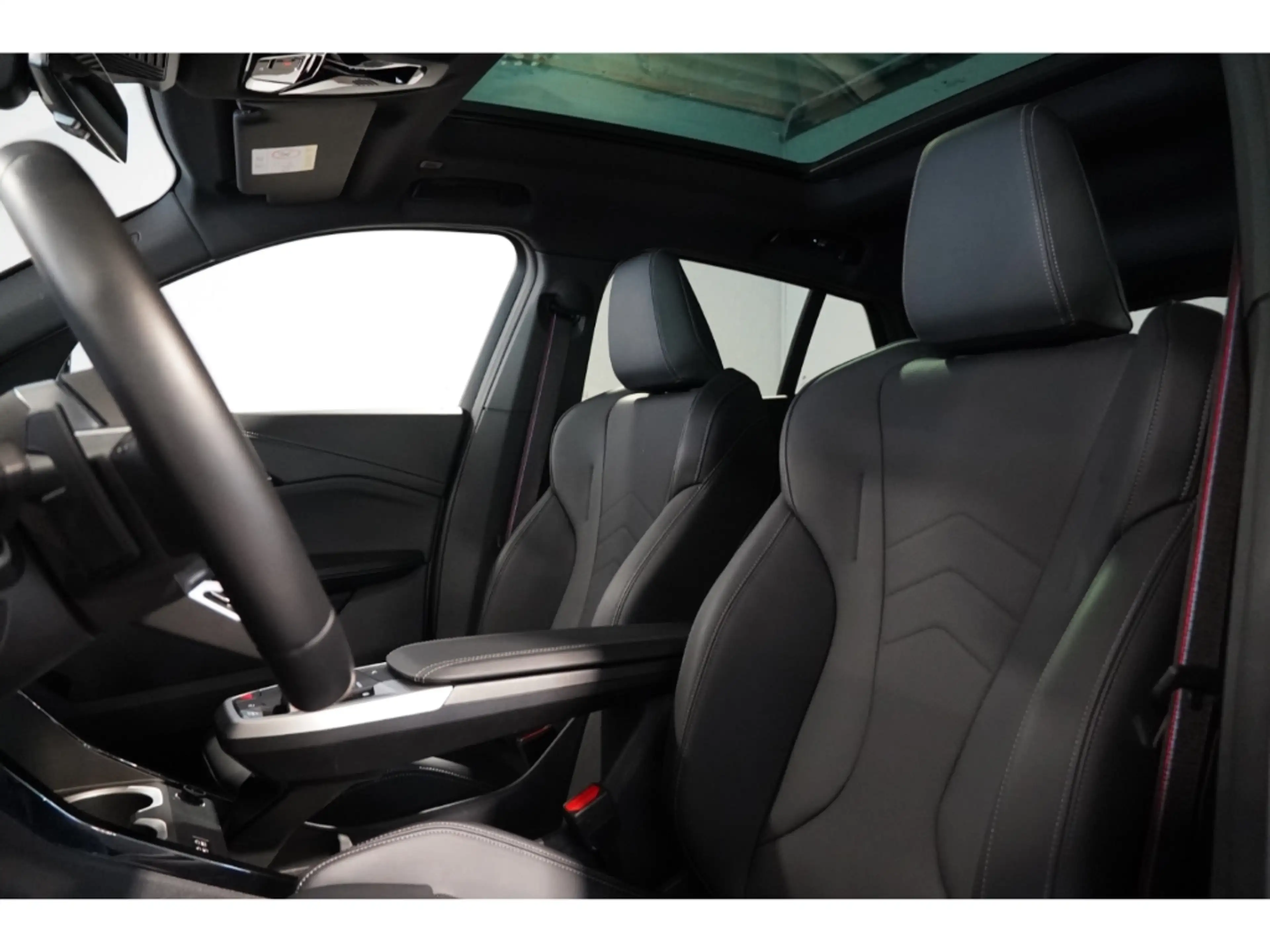 BMW X2 20d xDrive M SportPro Inno Pano AHK HUD Keyless — photo 10