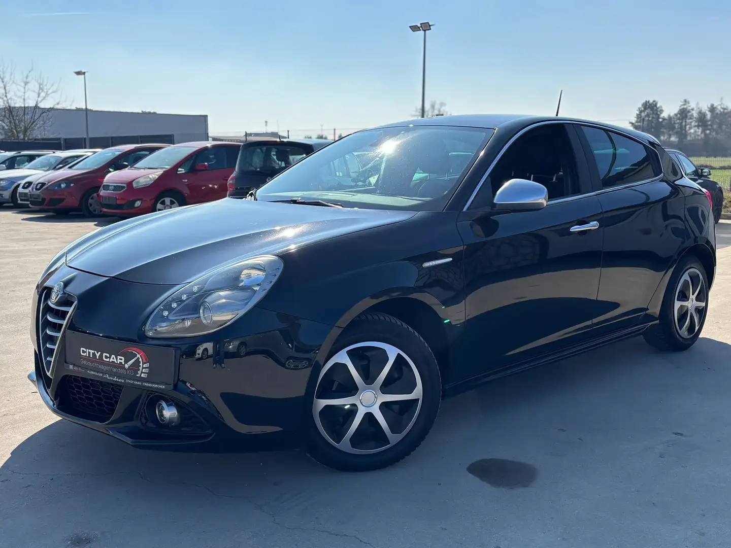 Alfa Romeo Giulietta Distinctive 1,4 TB *PICKERL 07/26* Schwarz - 1