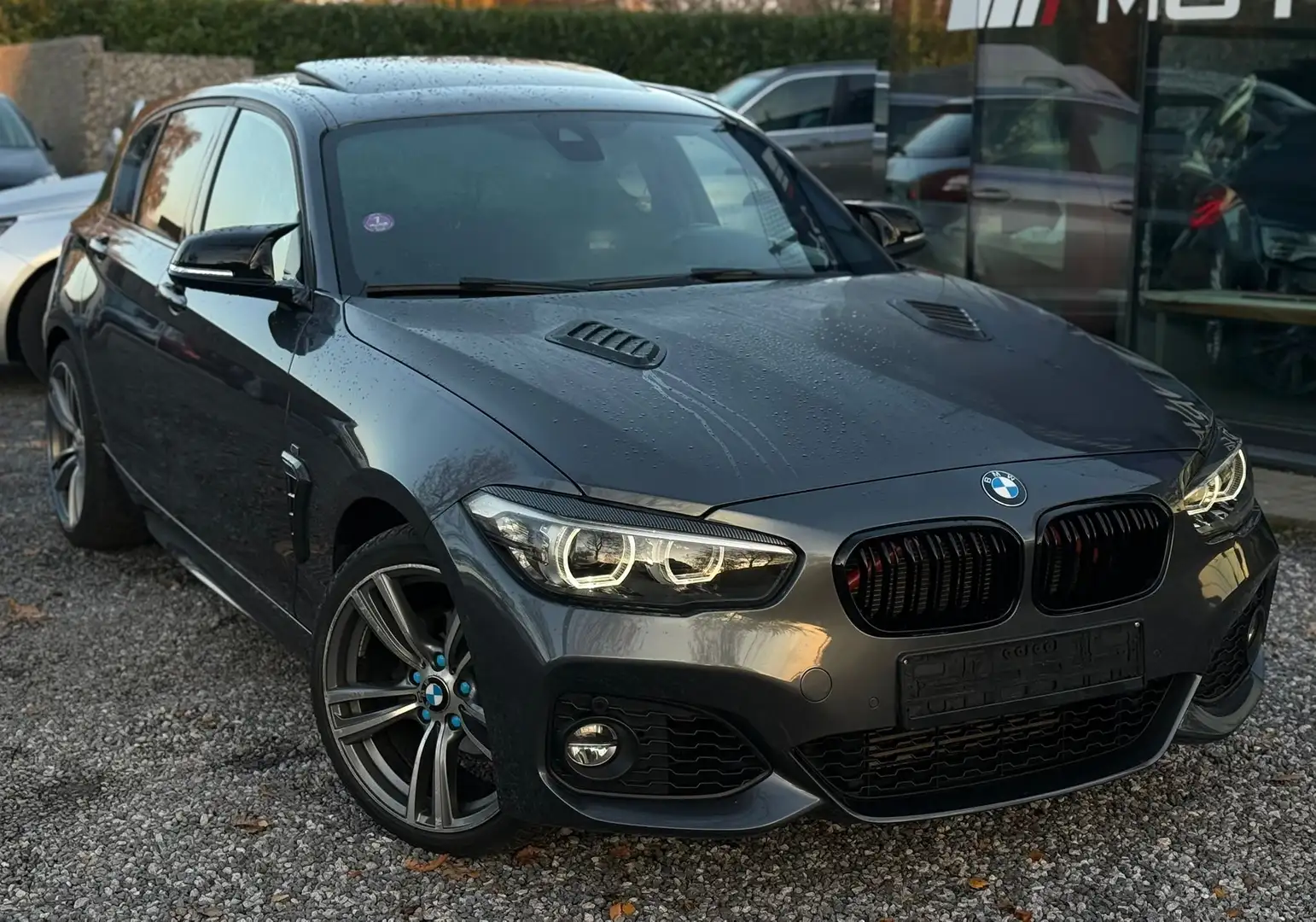 BMW 118 118i Aut. M Sport Full Mpakket Grijs - 2