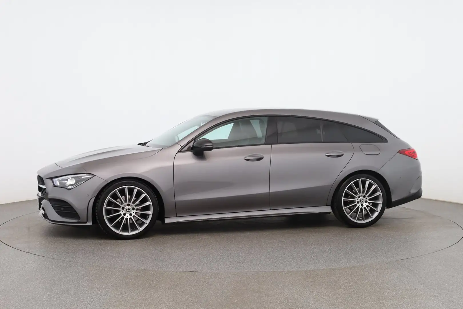 Mercedes-Benz CLA 200 Shooting Brake CLA 200 d 4Matic Grau - 2