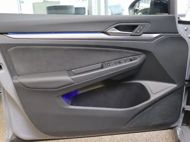 Volkswagen Golf view 10