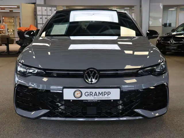 Volkswagen Golf view 2