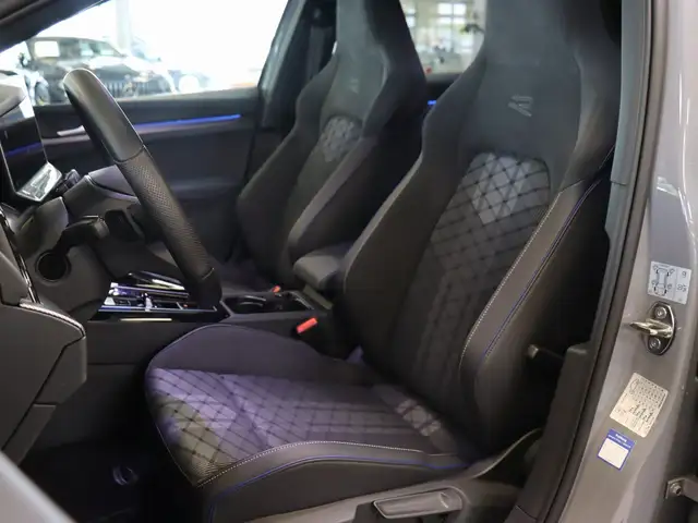 Volkswagen Golf view 11