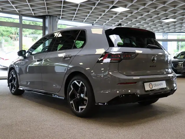 Volkswagen Golf view 6