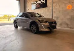 Peugeot E 136 STYLE Garantie 6 mois CarPlay Faible KMS
