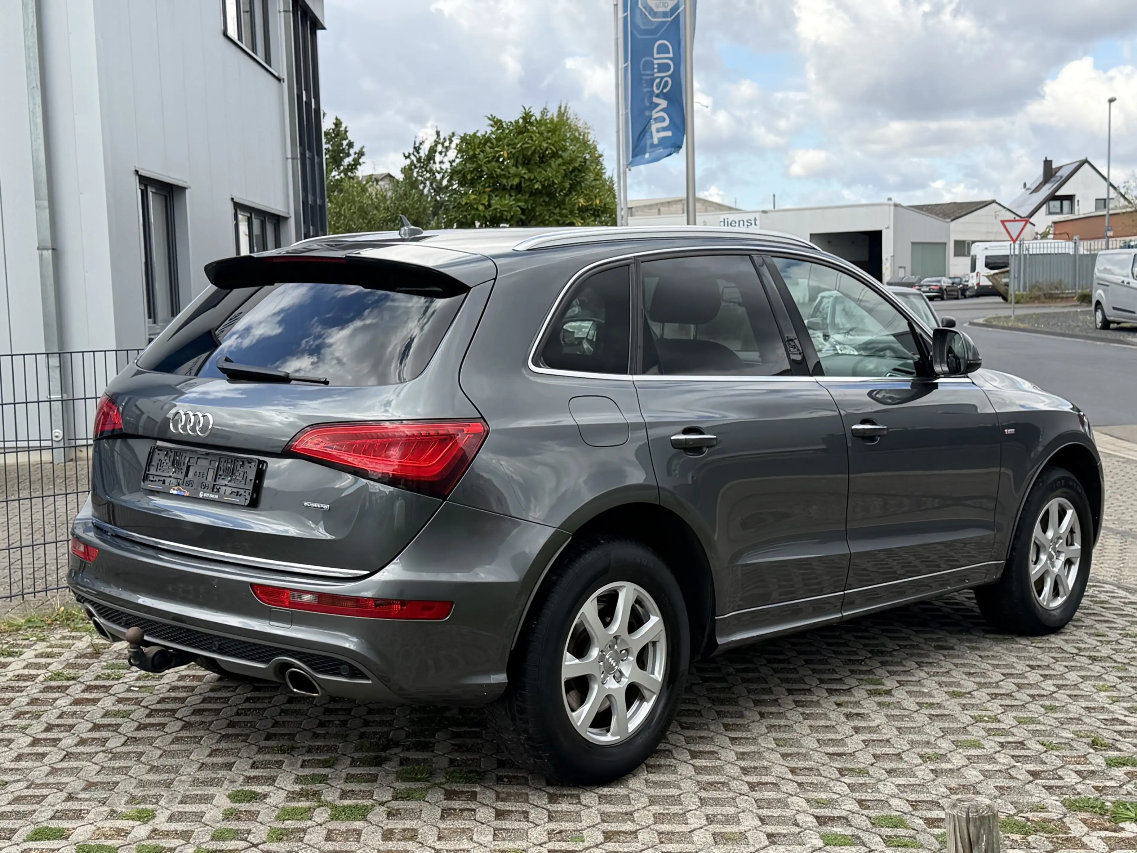 Audi Q5 3.0 TDI quattro s-line AHK Xenon Navi Leder — photo 10