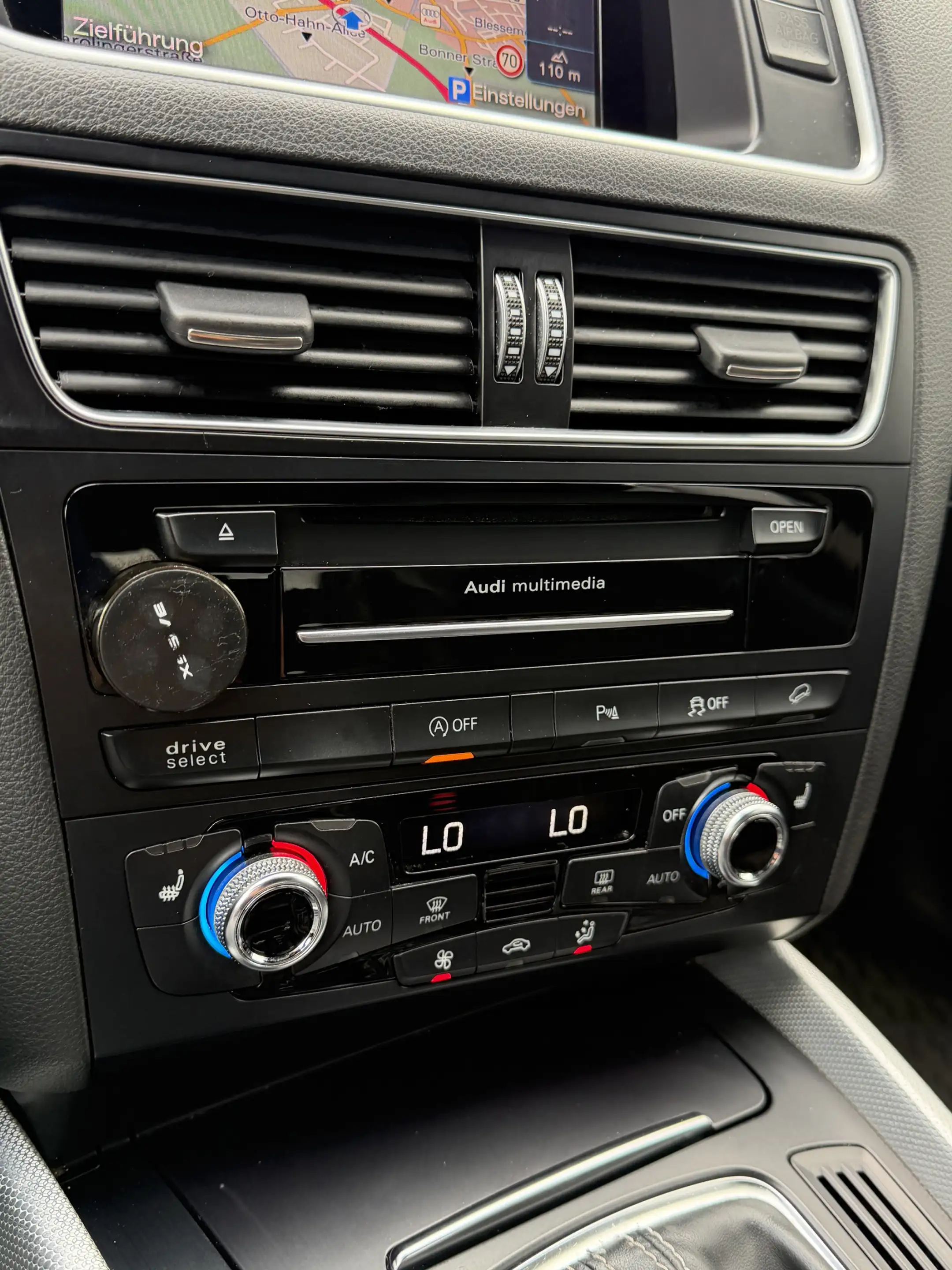 Audi Q5 3.0 TDI quattro s-line AHK Xenon Navi Leder — photo 7