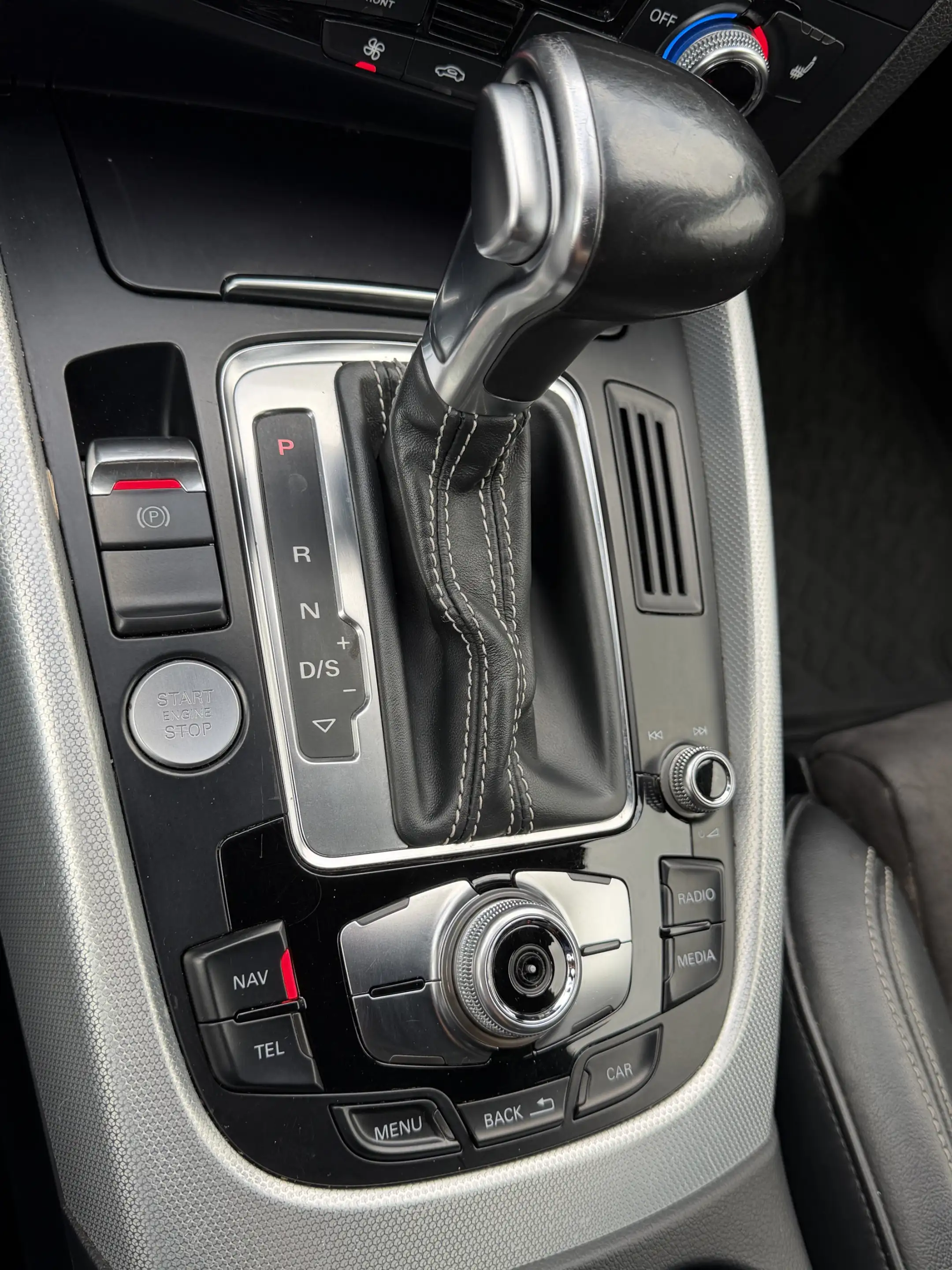 Audi Q5 3.0 TDI quattro s-line AHK Xenon Navi Leder — photo 8
