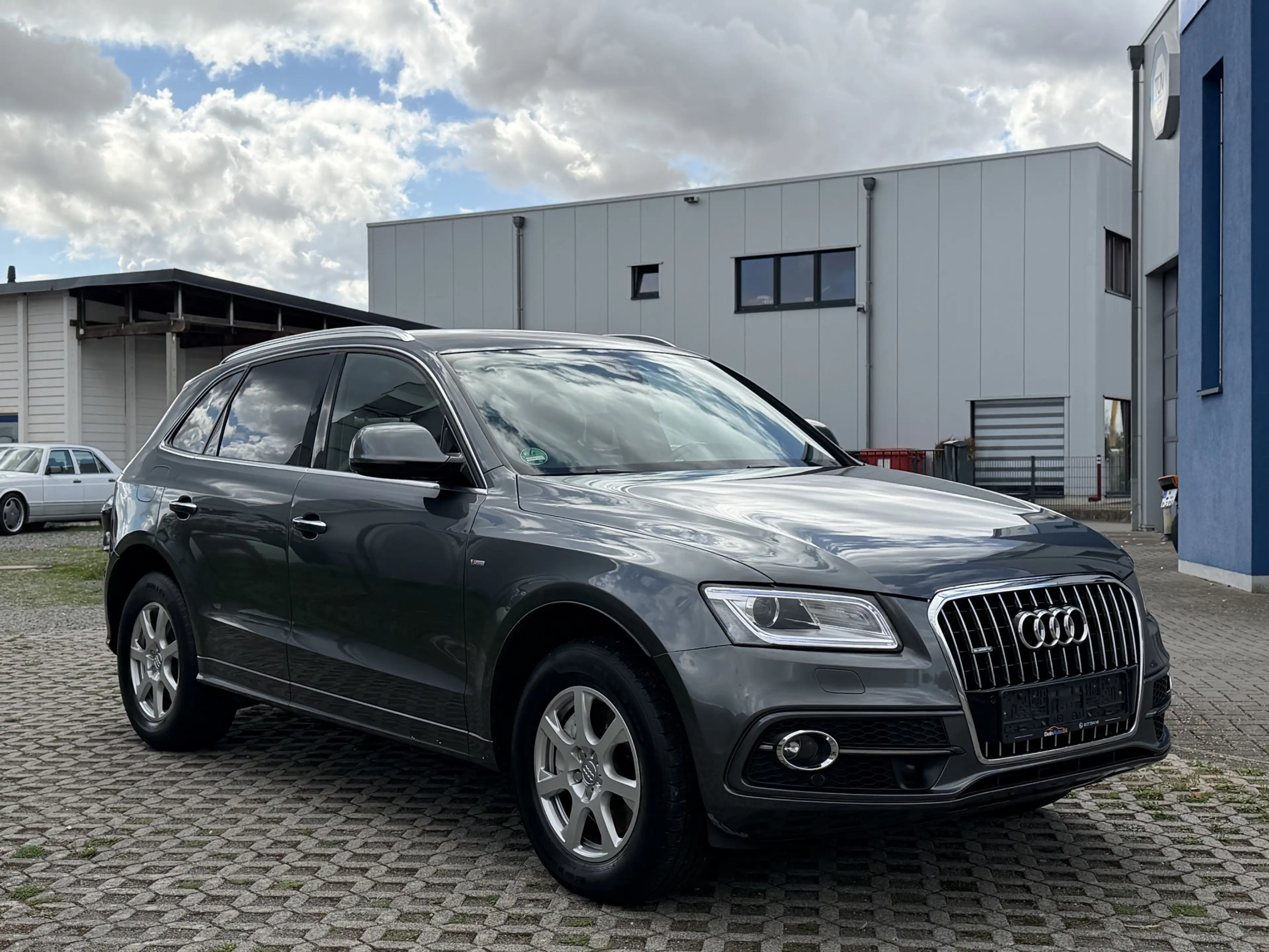 Audi Q5 3.0 TDI quattro s-line AHK Xenon Navi Leder — photo 3