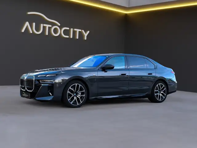 BMW 750 7 e xDrive M Sport Excl Lounge l Sky Lounge l Bowe